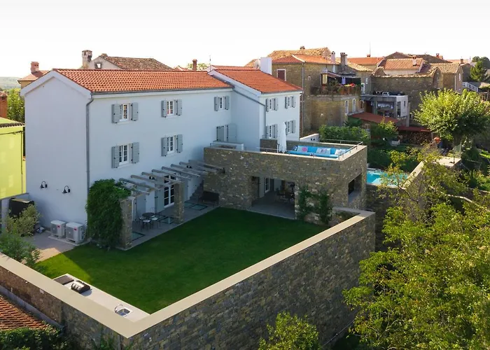 Exceptional 5 Star With Breathtaking Views, Sauna And Fitness Momjan