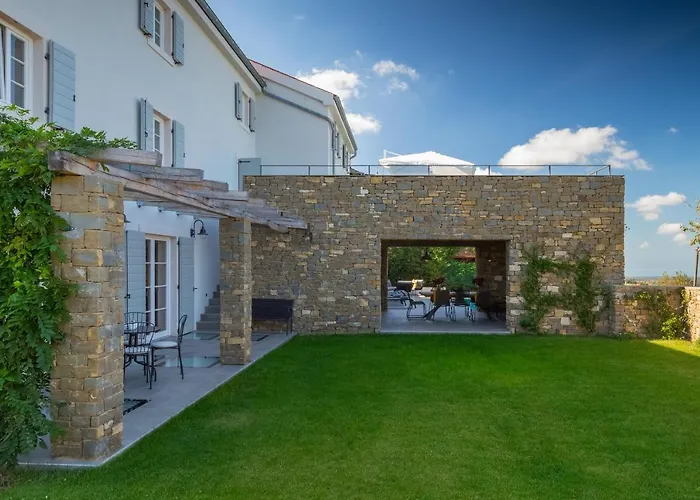 Exceptional 5 Star With Breathtaking Views, Sauna And Fitness *