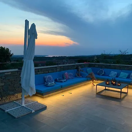 Exceptional 5 Star With Breathtaking Views, Sauna And Fitness * Momjan