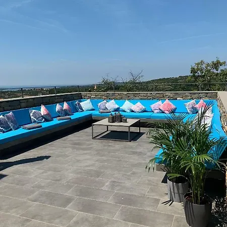 Exceptional 5 Star With Breathtaking Views, Sauna And Fitness Momjan